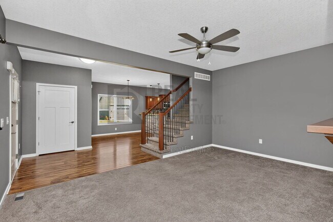 Building Photo - 1651 SW Arlan Dr