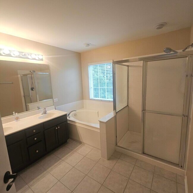 Building Photo - 6085 Delaney Dr