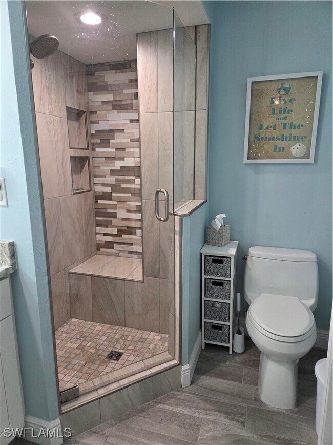 Building Photo - 22161 Tallwood Ct