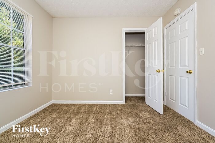 Building Photo - 646 Woodknoll Ct
