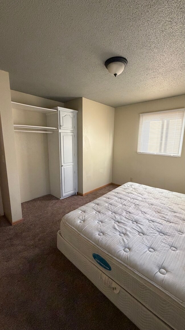 Building Photo - 1109 33rd Ave N