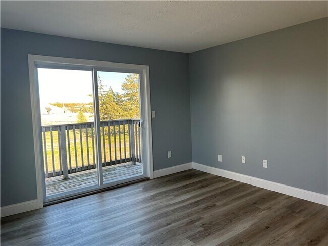 Building Photo - 728 Beverage Hill Ave