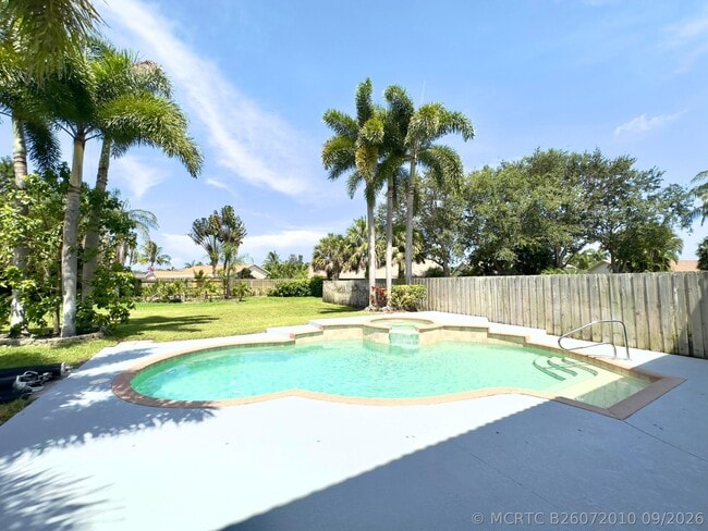 Building Photo - 1118 Fosters Mill Dr