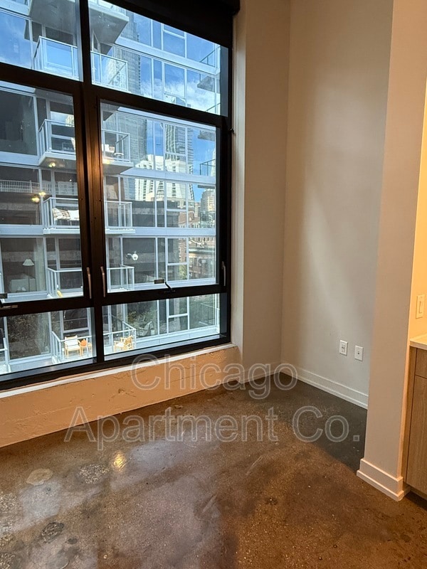 Building Photo - 700 N La Salle Dr