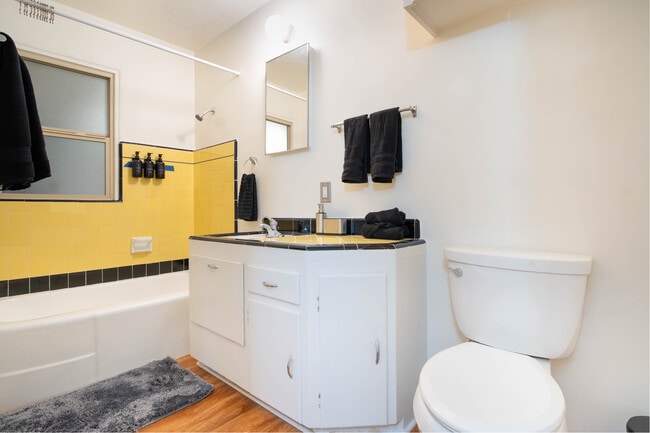 Building Photo - 6203 Thorn St