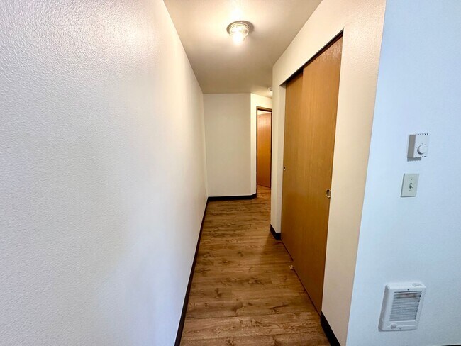 Building Photo - 808 Juniper Ave