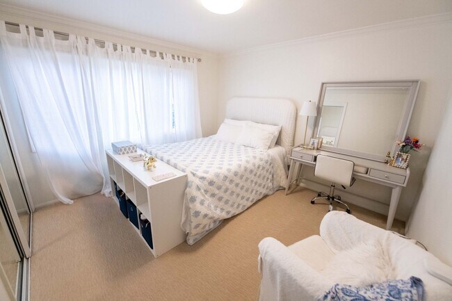 Building Photo - Amazing La Jolla North PB home with panoramic views of the ocean, bay and downtown