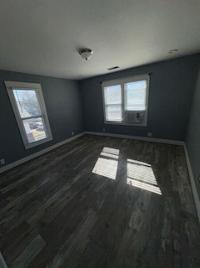 Building Photo - 708 Bayard Park Dr