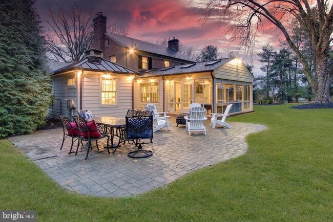 Building Photo - 2210 Boxmere Rd