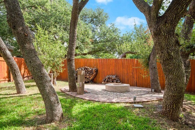 Building Photo - 6612 Casimir Cove