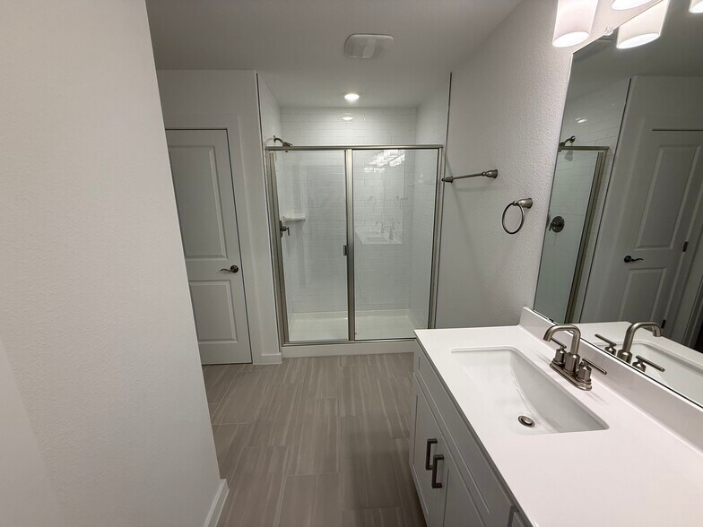 Building Photo - 480 Tailwind Dr