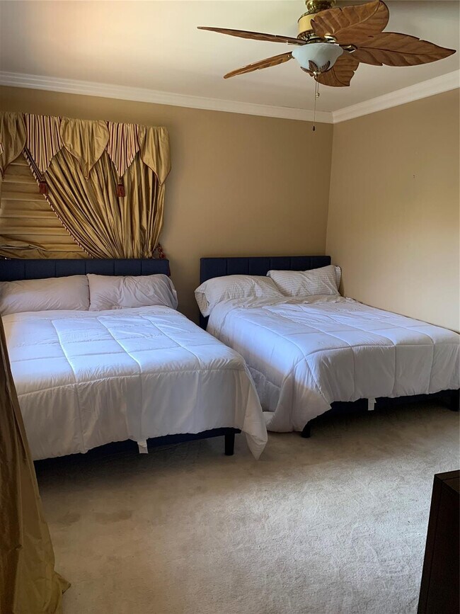 Building Photo - 2626 Barcelona Dr