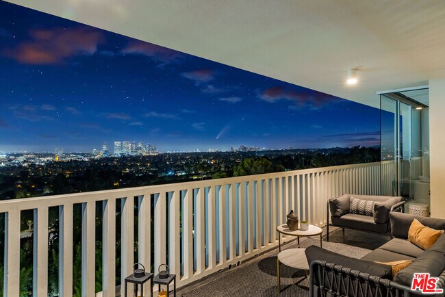 Building Photo - 9255 Doheny Rd