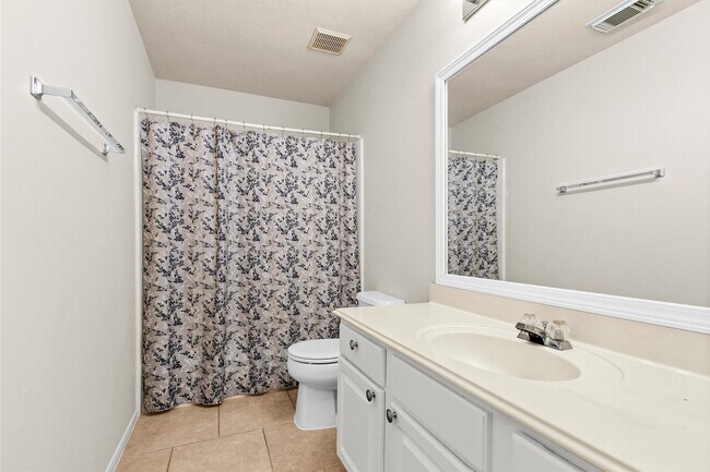 Building Photo - 127 N Willow Point Cir