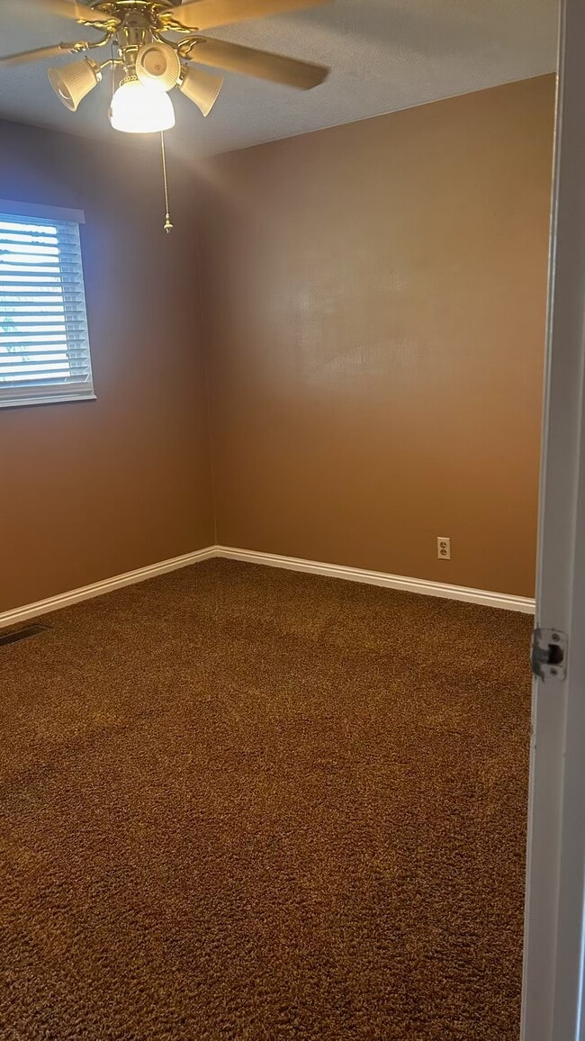 Building Photo - 531 W 660 S