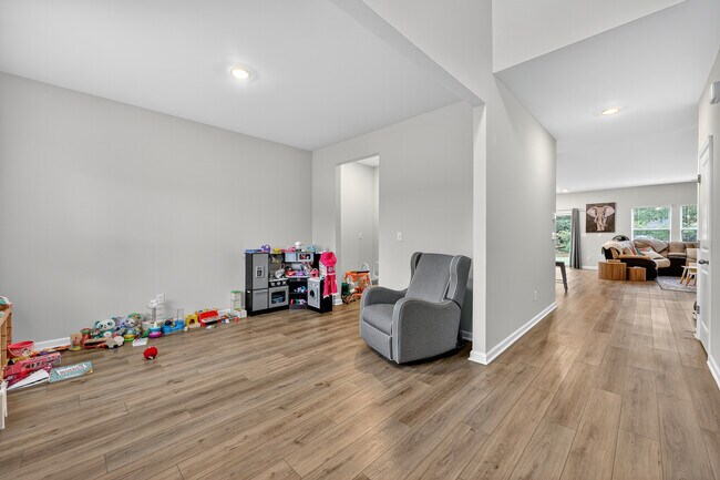 Building Photo - 103 Bird Dog Dr