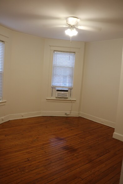 Building Photo - 2525 Stuart Ave