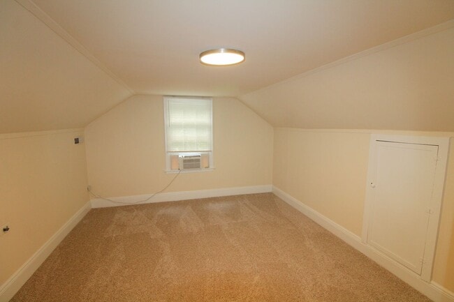 Building Photo - Charming 3 bedroom in Commonwealth!