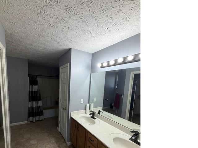 Building Photo - 1409 Roundtable Dr