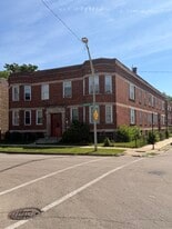 Building Photo - 916 W 68th St