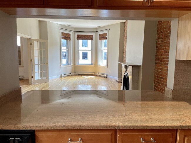 Building Photo - 123 Newbury St