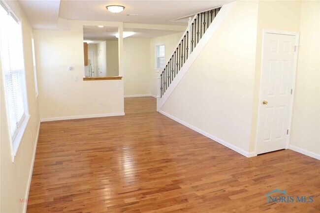 Building Photo - 129 Oswald St