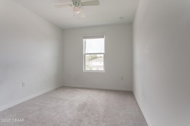 Building Photo - 326 Riverfront Wy