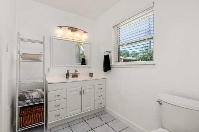 Building Photo - 11030 Hayslip Ln