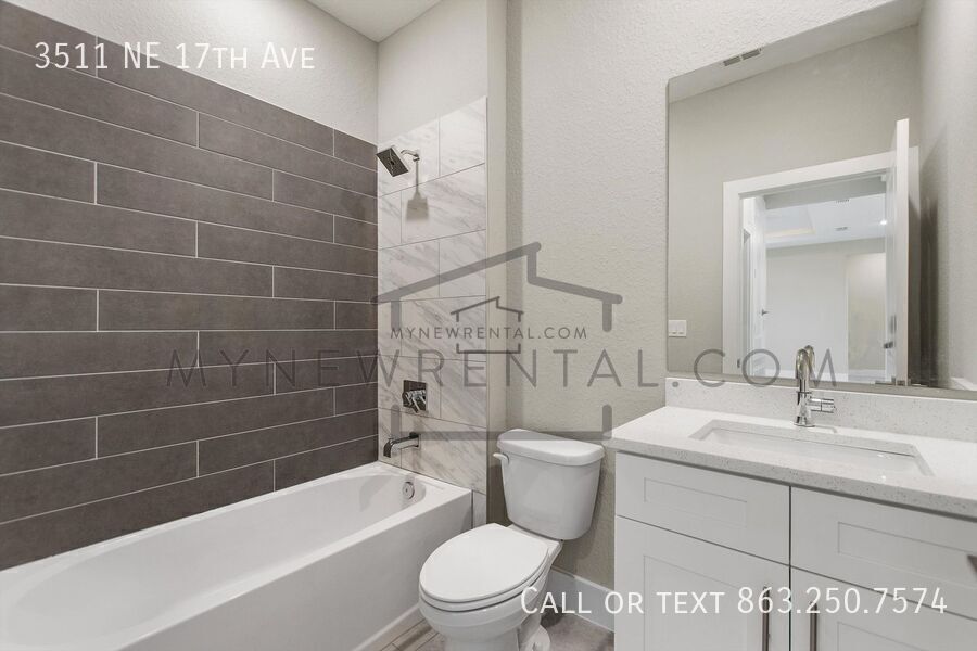 Building Photo - 3511 NE 17th Ave