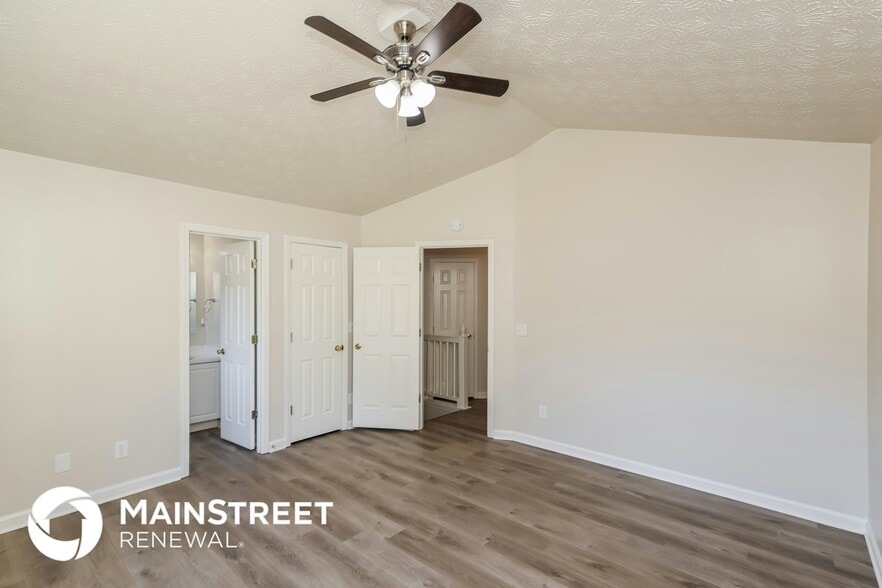 Building Photo - 145 W Village Ct