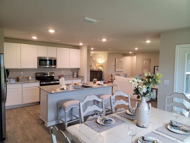 Building Photo - 2022 Built 4 Bed/2 Bath Smart-Home within ...