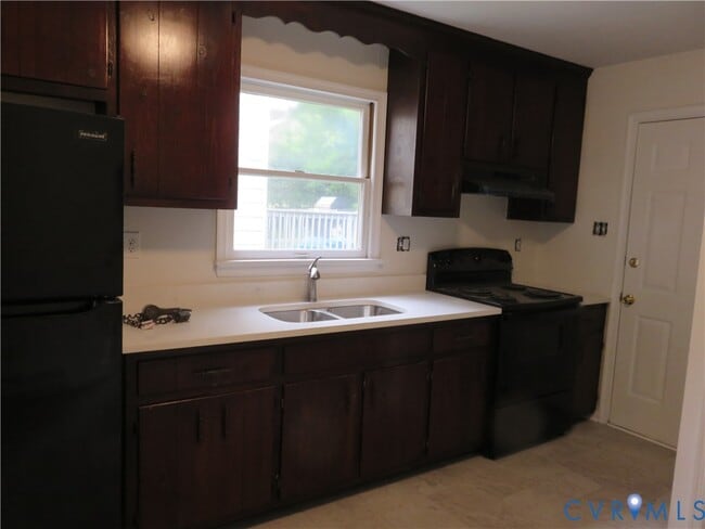 Building Photo - 117 N Ivy Ave