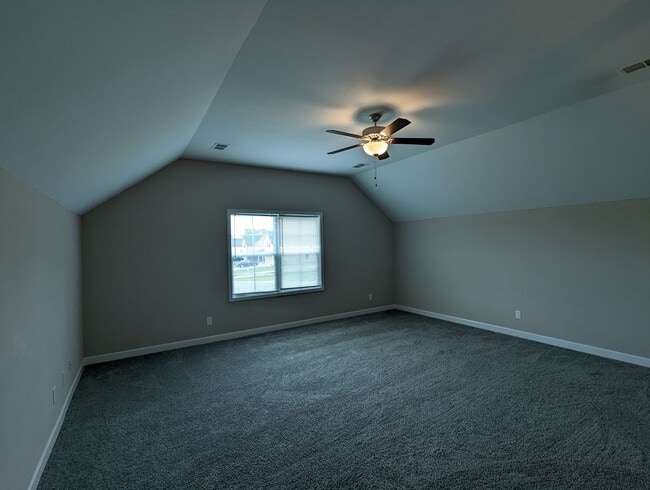 Building Photo - 3B/2BA With 2 car garage, Large Bonus Room...