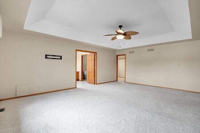 Building Photo - 9200 Greenwood Dr