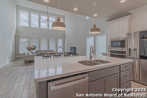 Building Photo - 938 Quemada