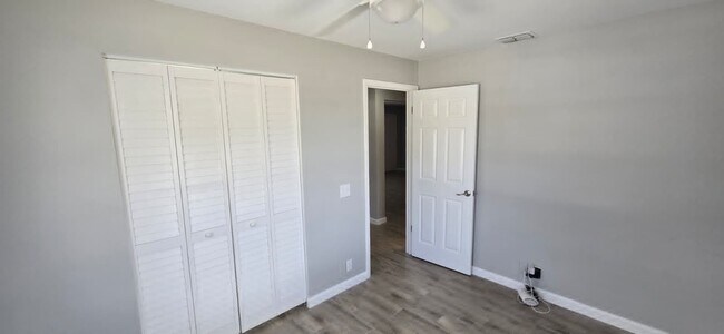 Building Photo - 5657 Struthers Ct