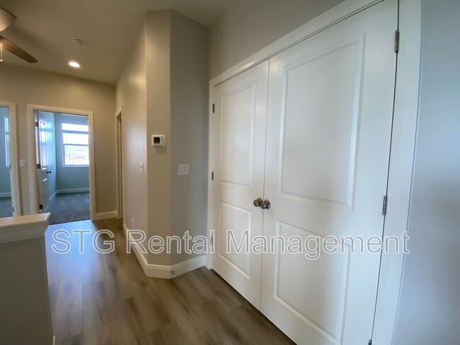 Building Photo - 4381 W 1200 S