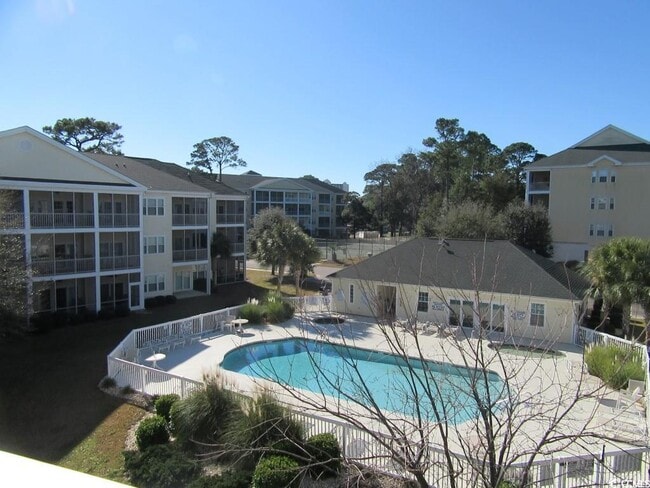 Building Photo - 601 Hillside Dr