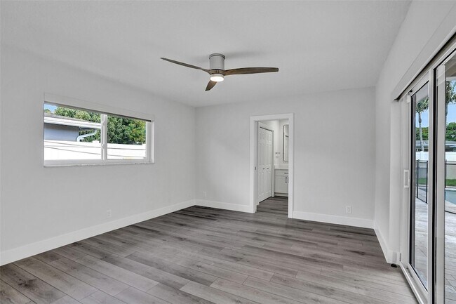 Building Photo - 5361 SW 7th St