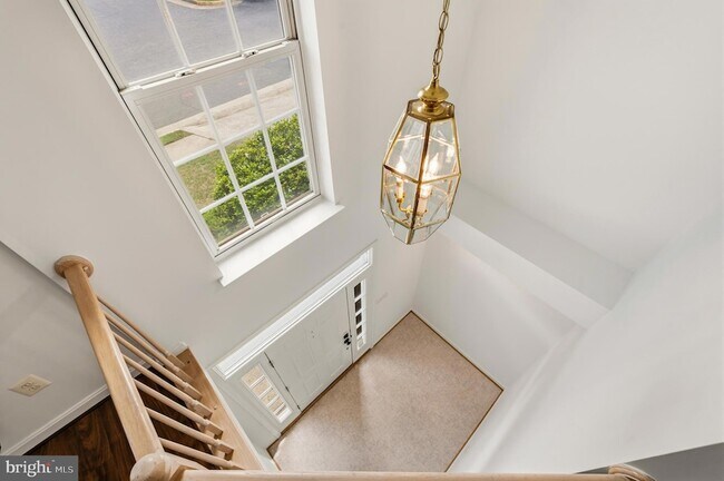 Building Photo - 25251 Dunvegan Square