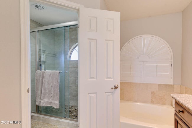 Building Photo - 12719 N 72nd Ave