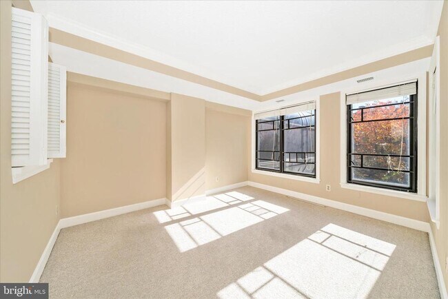 Building Photo - 1080 Wisconsin Ave NW