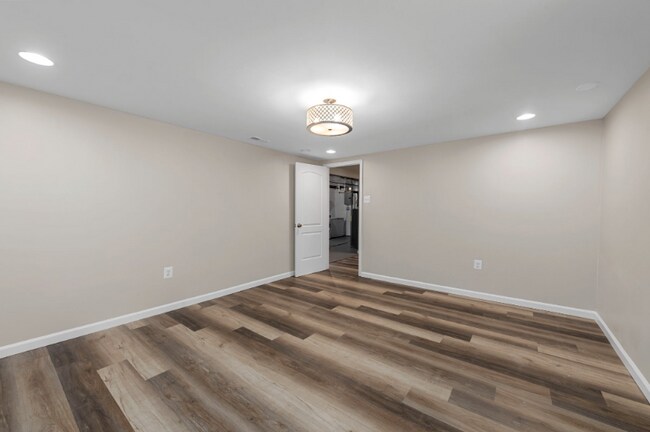 Building Photo - 6837 Julian Ave