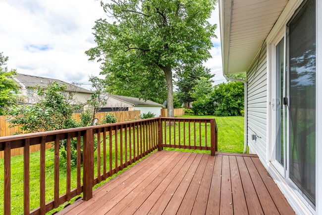 Building Photo - 649 Mitchell Ave