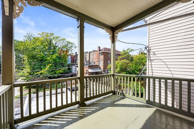 Building Photo - 3314 Auchentoroly Terrace