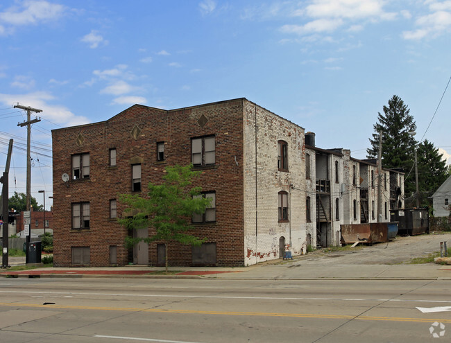 Primary Photo - The Franklin Apartments