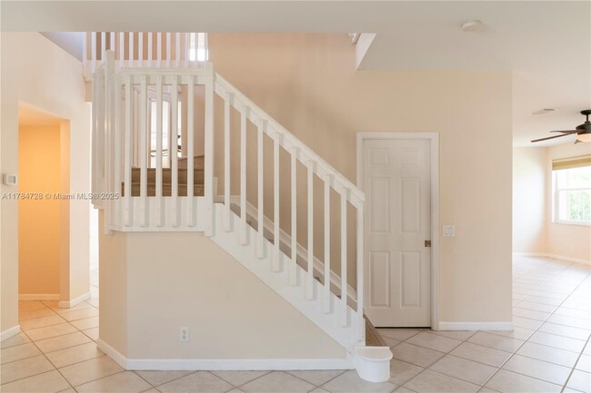Building Photo - 1306 Banyan Way