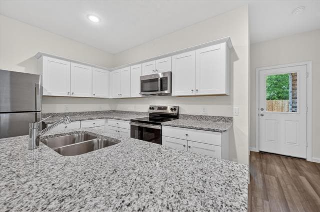 Building Photo - 2106 Prairie Ln