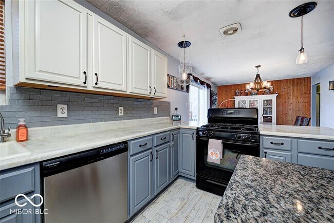 Building Photo - 7274 Kimberly Ln