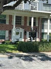 Building Photo - 1900 Alamanda Dr